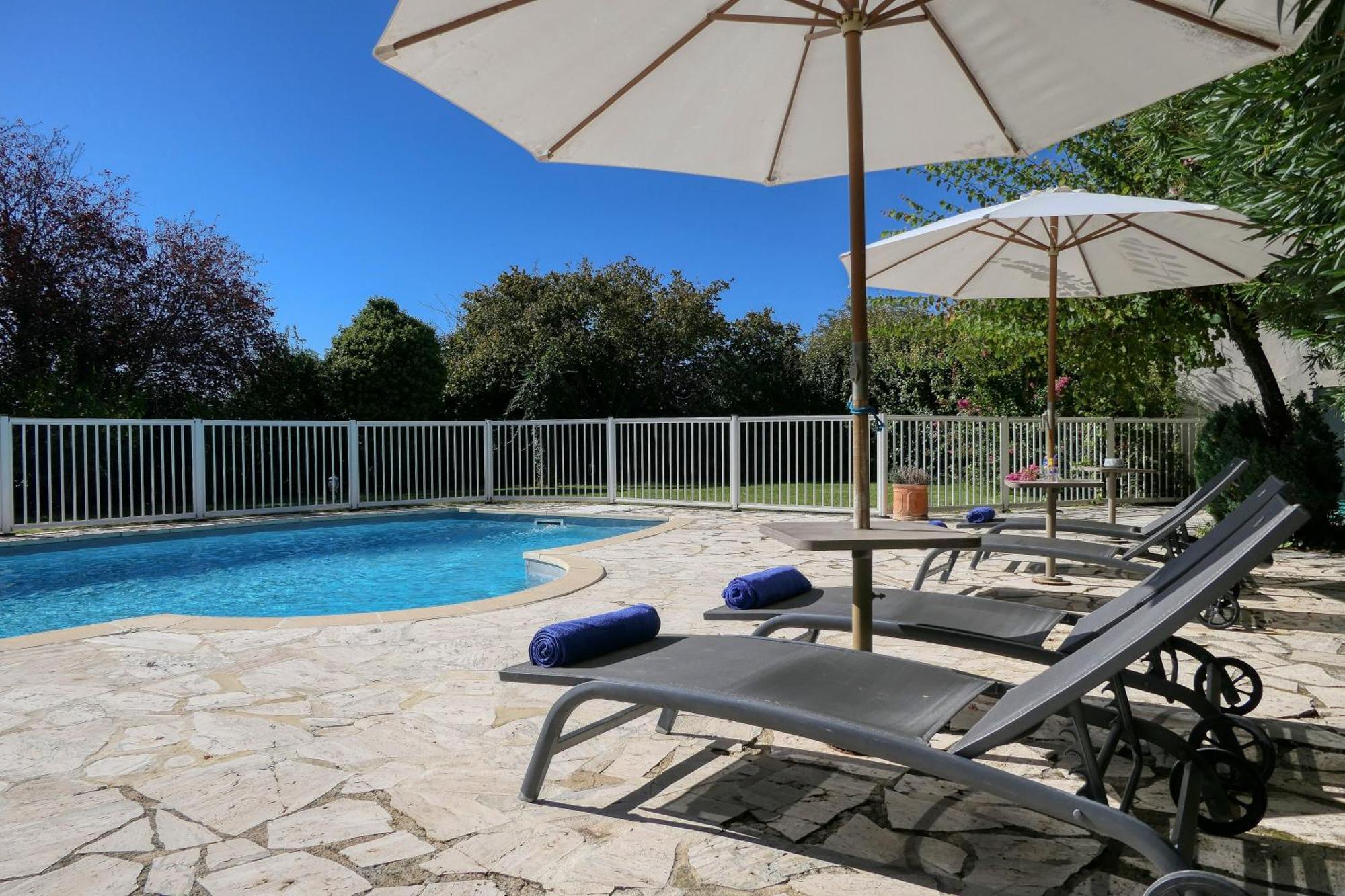 Logis Hotel La Bastide des Monges Nyons Buitenkant foto