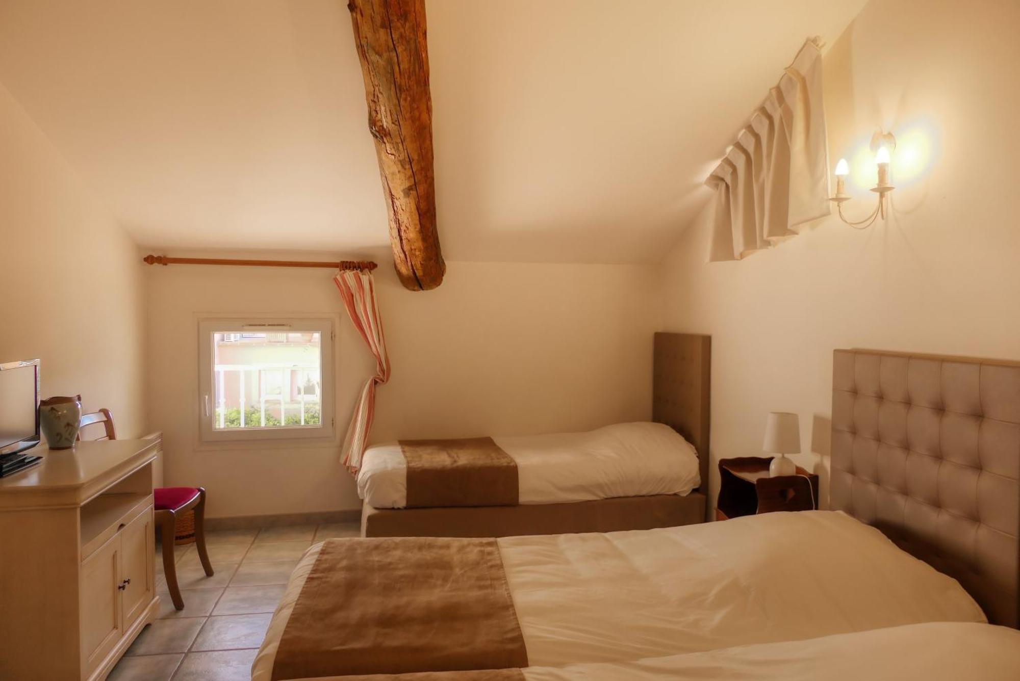 Logis Hotel La Bastide des Monges Nyons Buitenkant foto