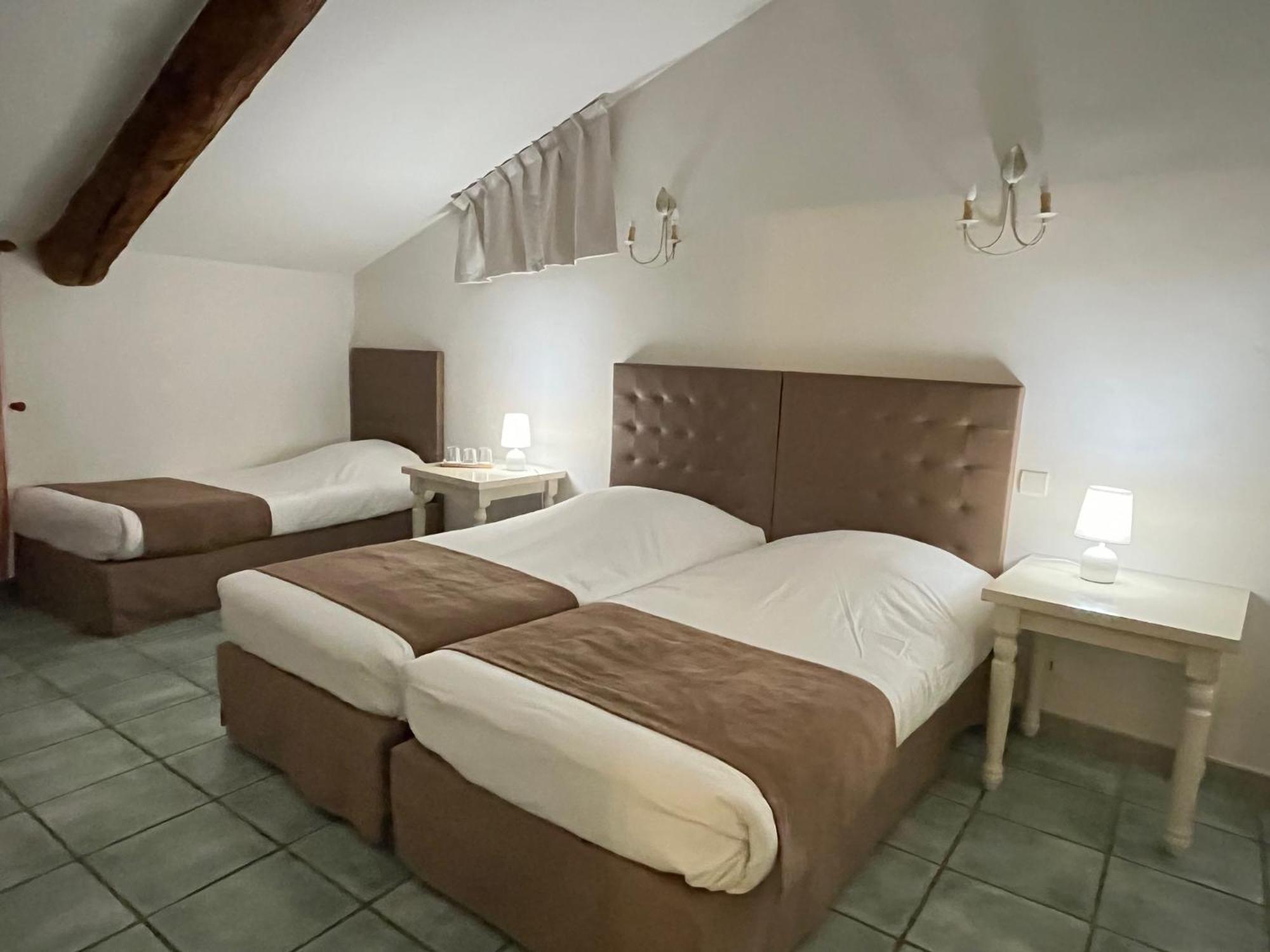 Logis Hotel La Bastide des Monges Nyons Buitenkant foto