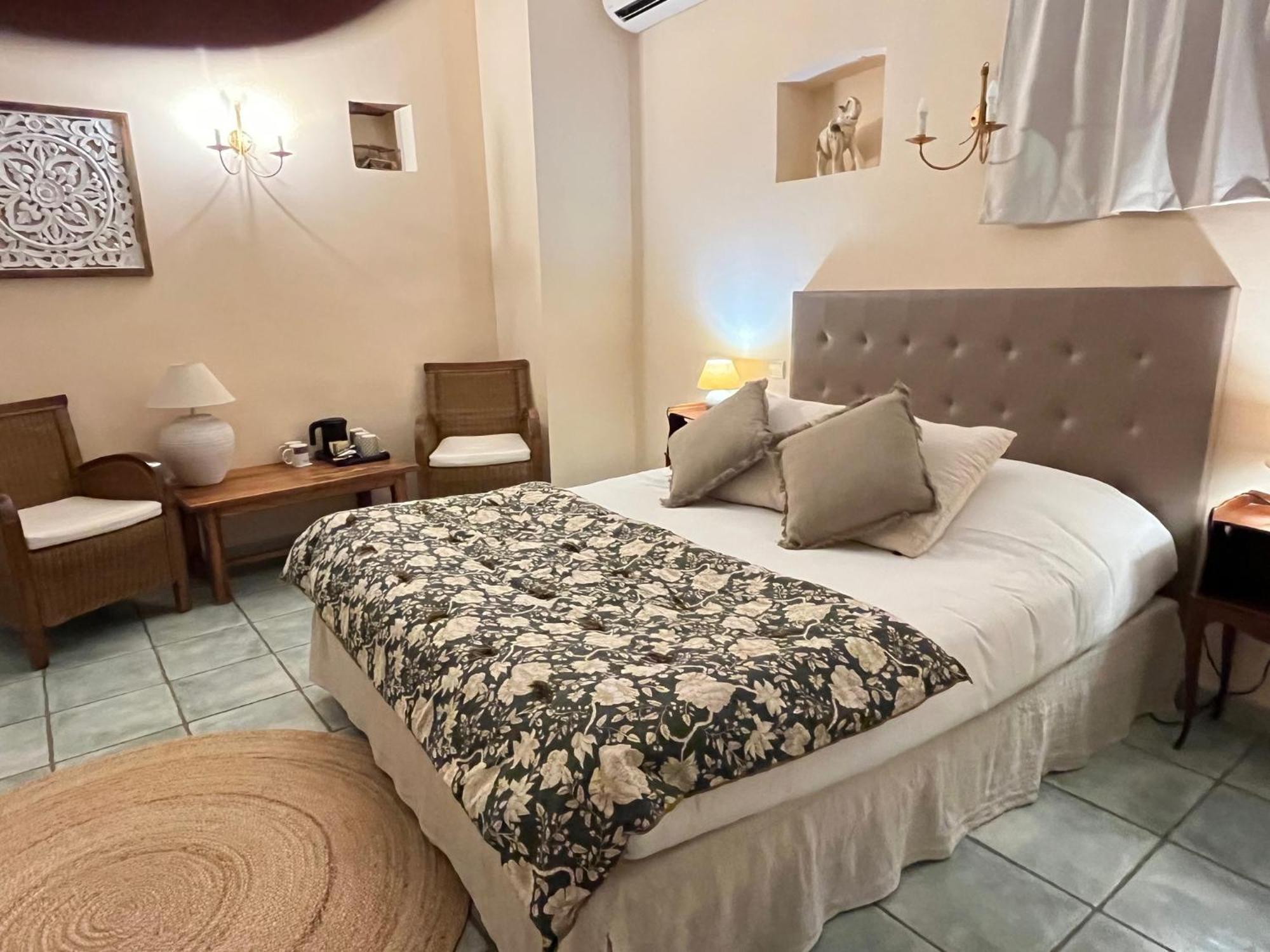 Logis Hotel La Bastide des Monges Nyons Buitenkant foto