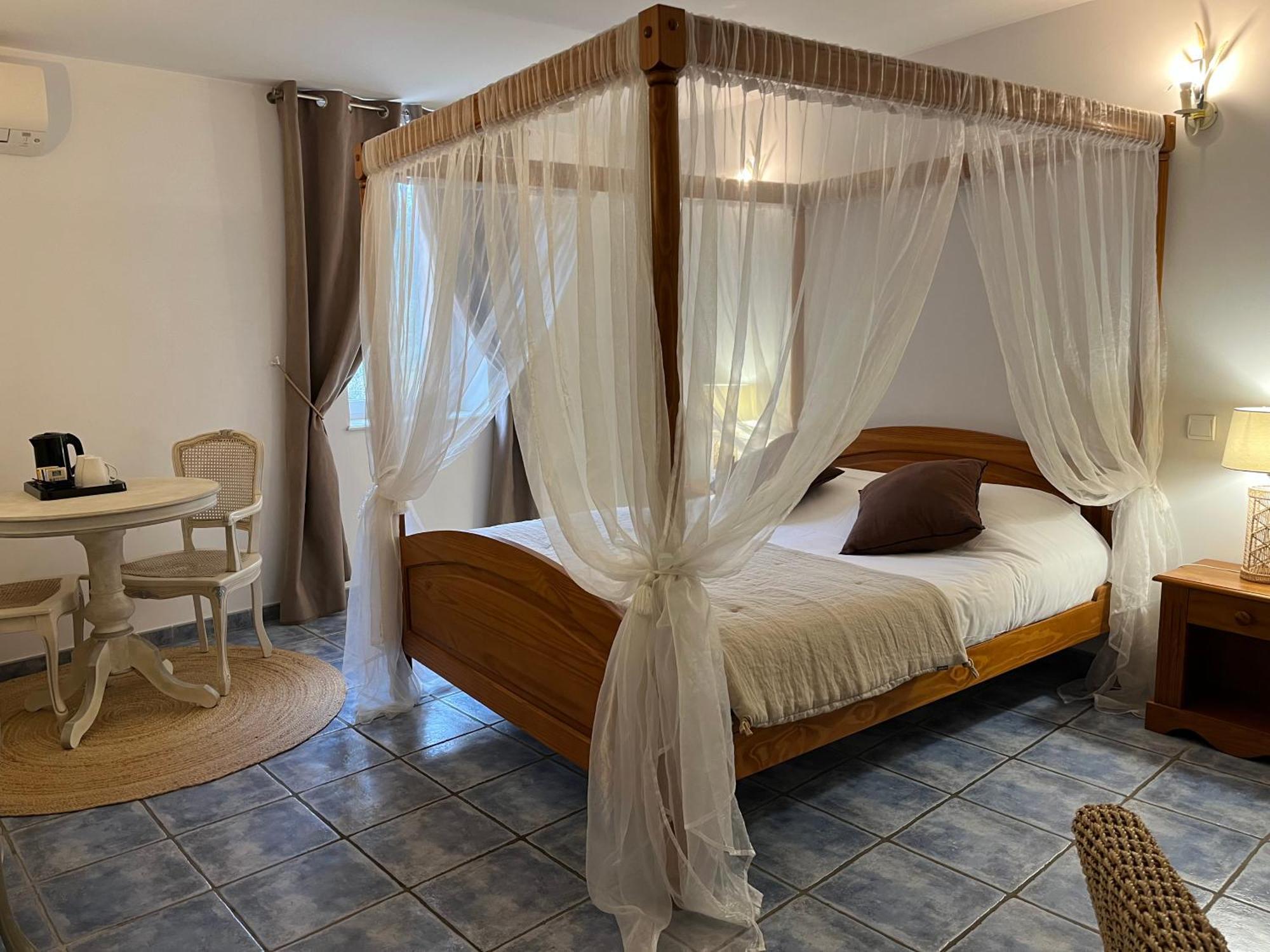 Logis Hotel La Bastide des Monges Nyons Buitenkant foto